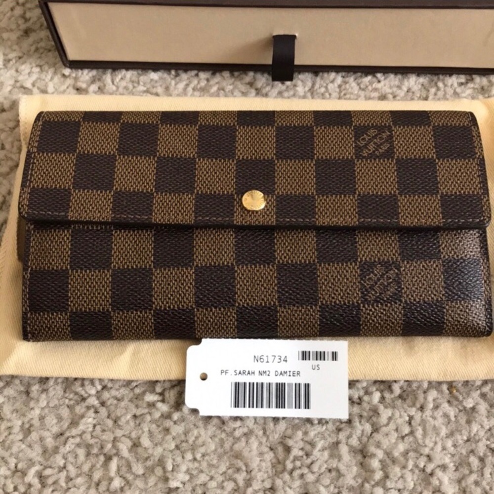 Louis Vuitton Sarah Wallet